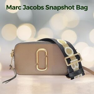 Marc Jacobs Snapshot Bag in Leather Beige